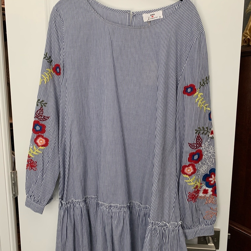 Embroidered dress/tunic